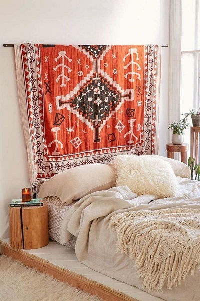 اجرای سبک بوهمین در طراحی داخلی اتاق خواب با وسایل چوبی