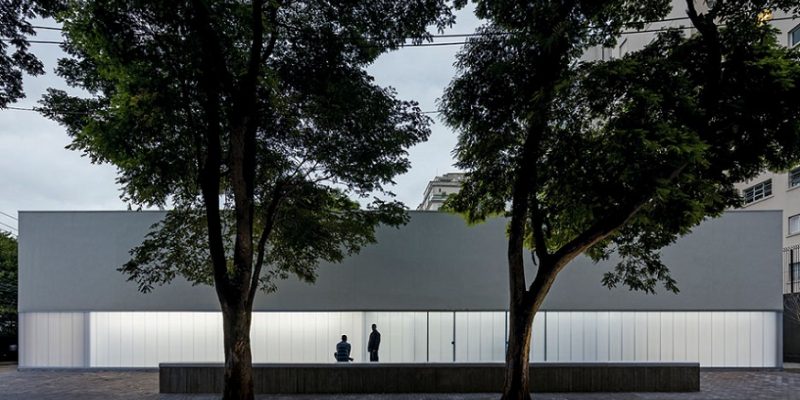 پانل های پلی کربنات در طراحی گالری Sao Paulo نمای درخشانی خلق کرده اند / شرکت معماری Metro