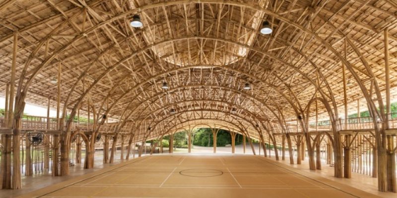 طراحی داخلی و معماری سالن ورزشی مدرسه بینالمللی پانیادن با بامبو / Chiangmai Life Construction