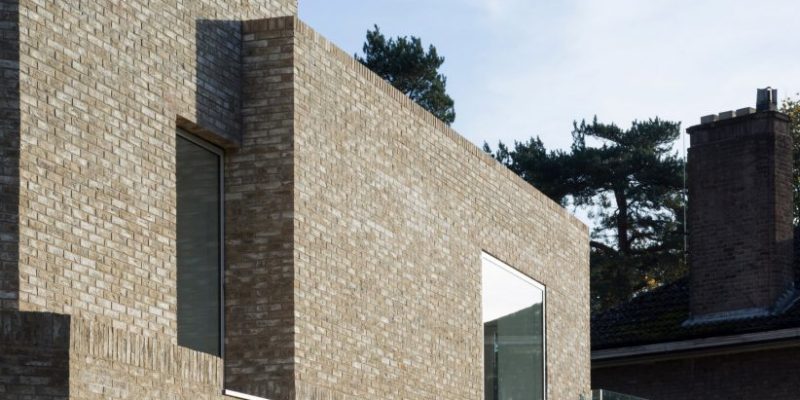 احجام هندسی آجری در طراحی خوابگاه مدرسه Stowe / معماری MICA