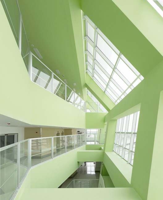 طراحی بیمارستان پارس رشت توسط معماران موج نو
