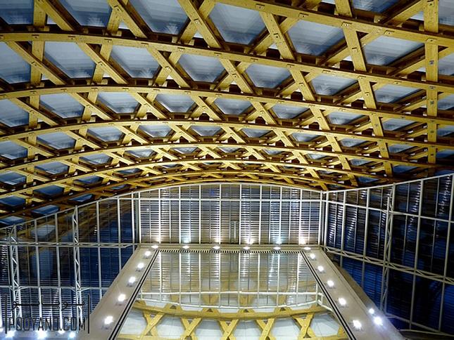 carpentry_centre_pompidou-metz_at_night