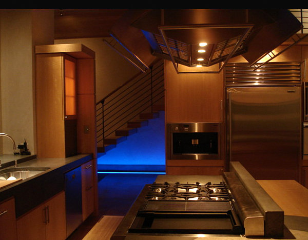 آشپزخانه با نورپردازی لامپ نئون ؛ طراحی نورپردازی آشپزخانه با لامپ نئون