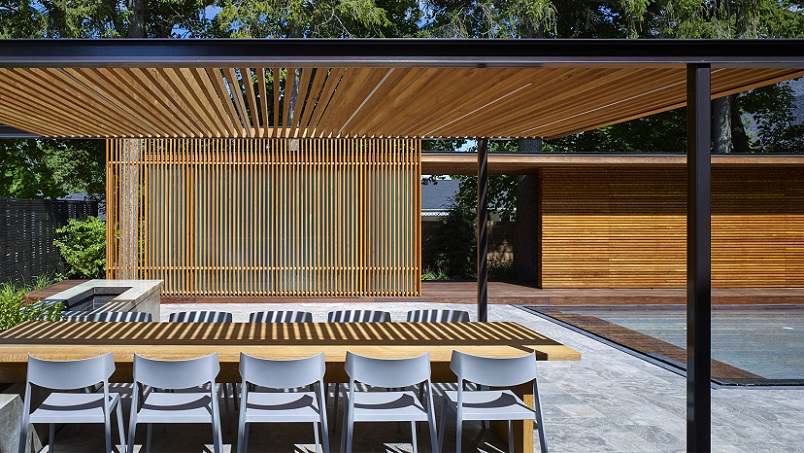 طراحی خانه چوبی با استخر خصوصی