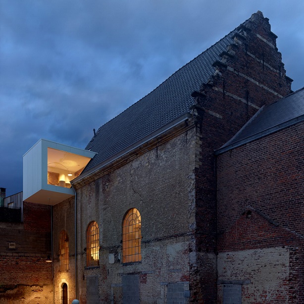 تغییر کاربری‌ ساختمان به پروژه «چارچ» (The Church)، انگلیس، طراحی شده توسط «تام دیکسون» (Tom Dixon)