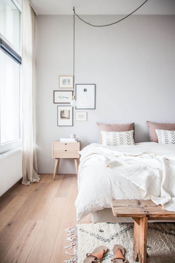 ترکیب چوب طبیعی با رنگ سفید در اتاق خواب