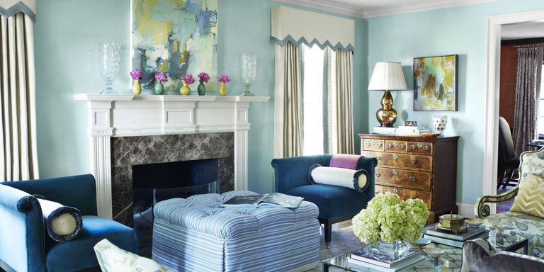 اتاق پذیرایی و آشپزخانه رنگ‌های آبی گرم تر نظیر آبی متمایل به نفش یا طیف های روشن آبی نظیر نیلی یا فیروزه‌ای