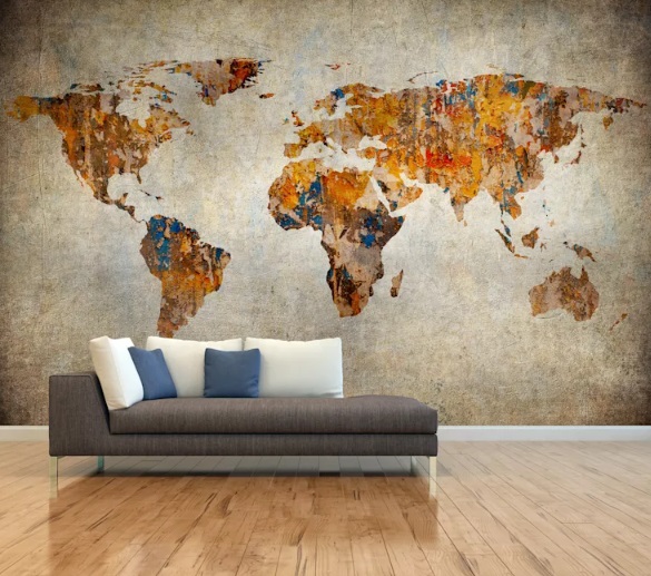 نقشه جهان روی دیوار اتاق