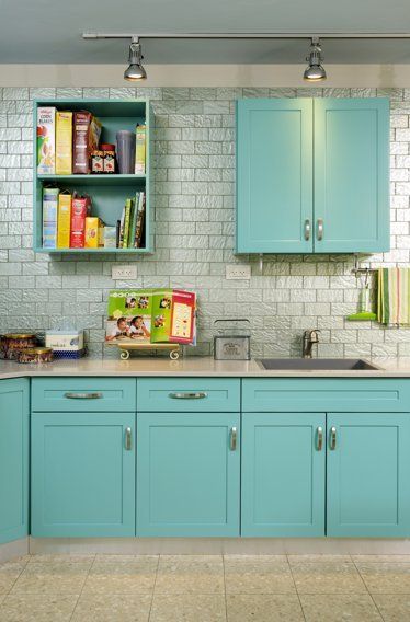 استفاده از رنگ فیروزه ای در آشپزخانه