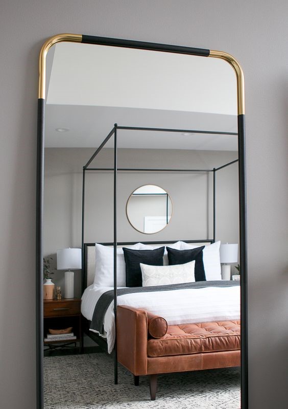 آینه ها به عنوان لوازم تزئینی اتاق خواب