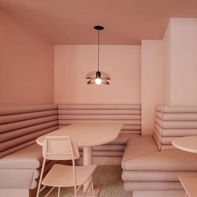 کافه «پاستل ریتا» (Pastel Rita)، مونترال، کانادا، طراحی توسط گروه معماری Appareil Architecture