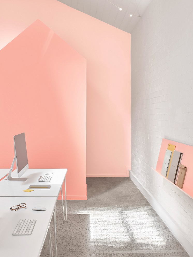 گرادیان رنگی در طراحی داخلی دفتر کار