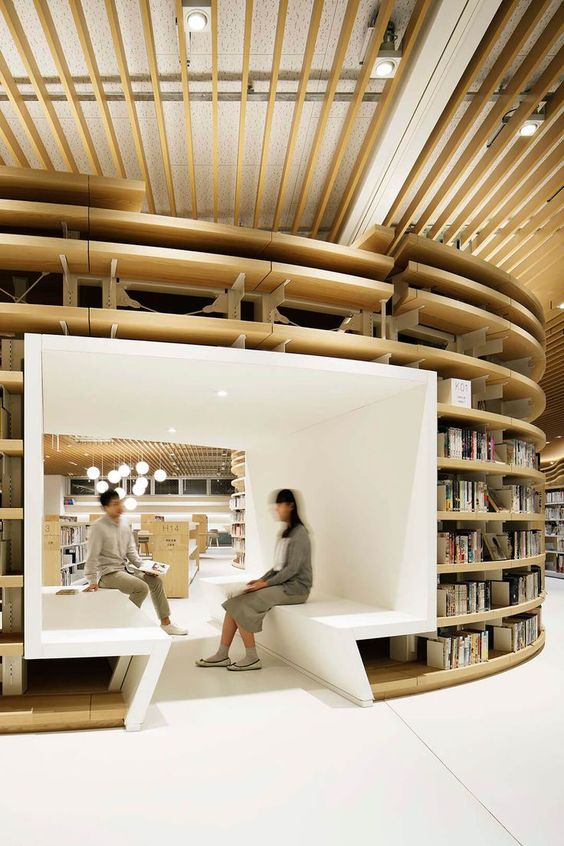 محل نشستن افراد در کتابخانه را منحصر به فرد طراحی کند.