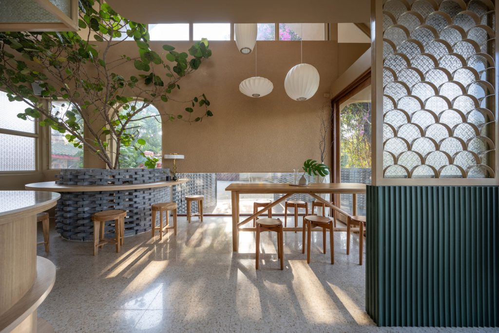 طراحی و دکوراسیون داخلی کافه تیوا آیوتایا / گروه معماران BodinChapa